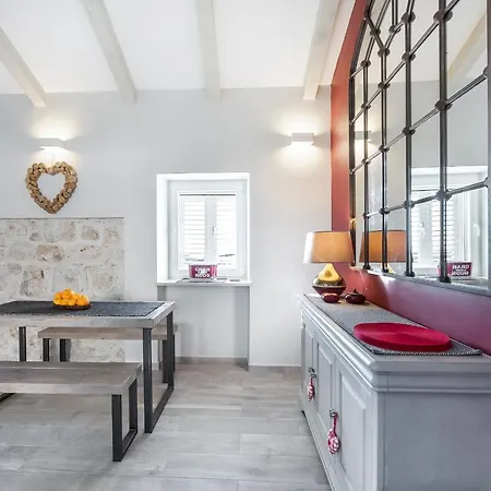 Apartment Jully With Swimming Pool