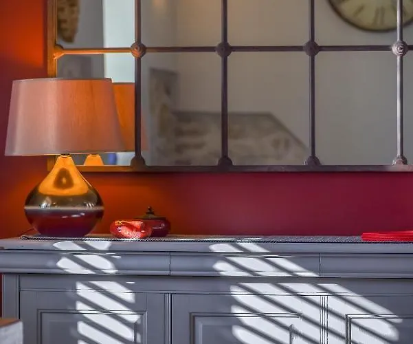 Jully With Swimming Pool Lägenhet